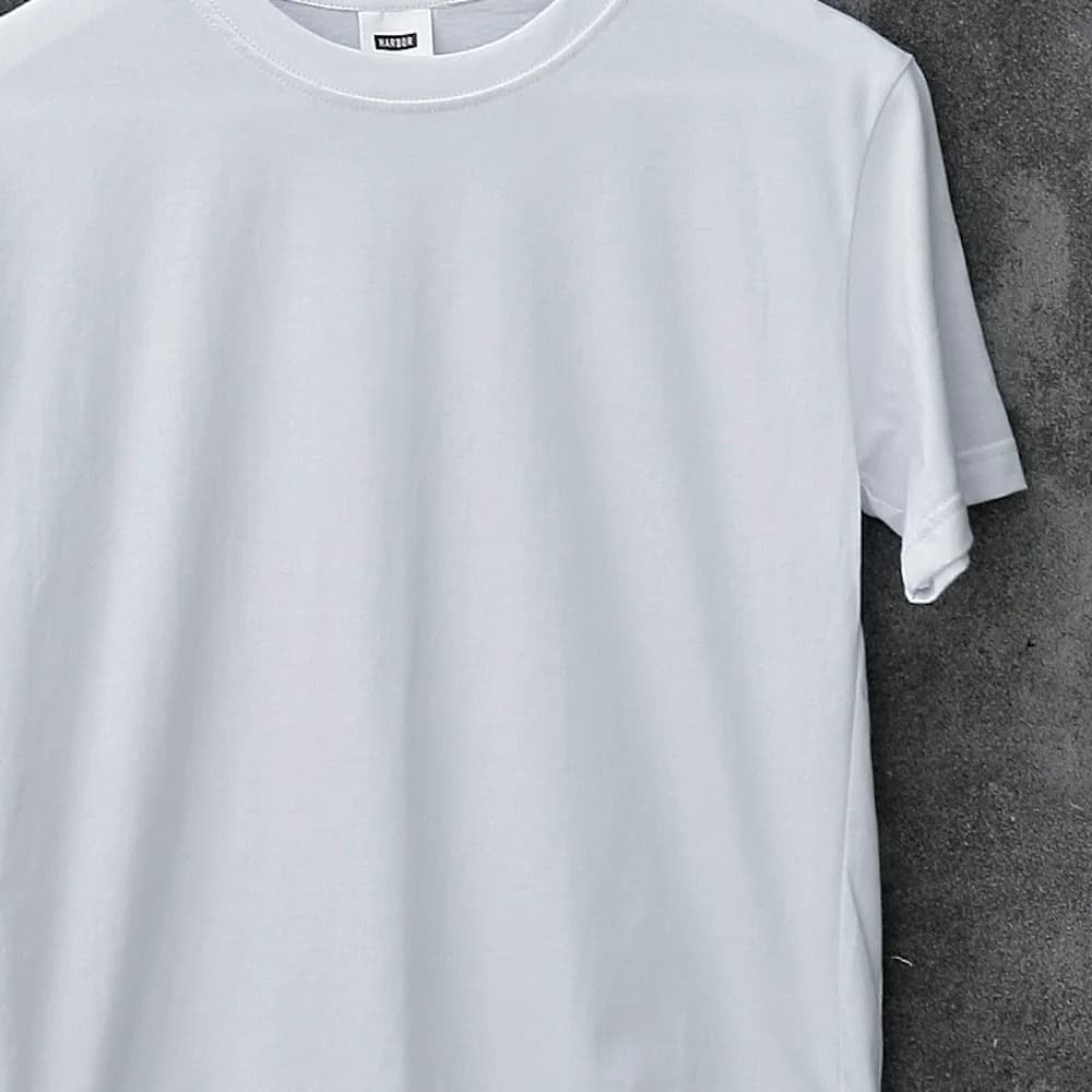 Organic cotton crew-neck tee, detail