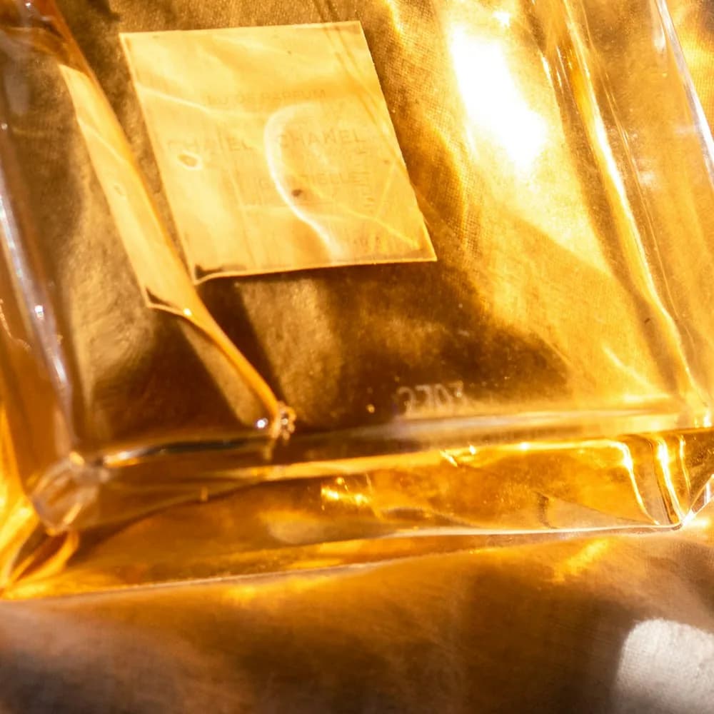 Oud Noir eau de parfum, 50 ml, detail